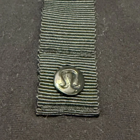 Lululemon Vinyasa Black Scarf with Snaps Button Accent - Picture 4 of 4